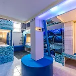 Ricardo Team-hostel