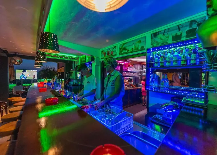 Ricardo Team-hostel 호스텔 프예스차나 우발라