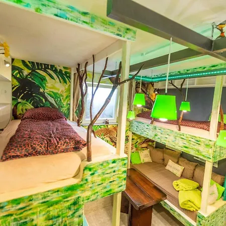 Ricardo Team-hostel ホステル *